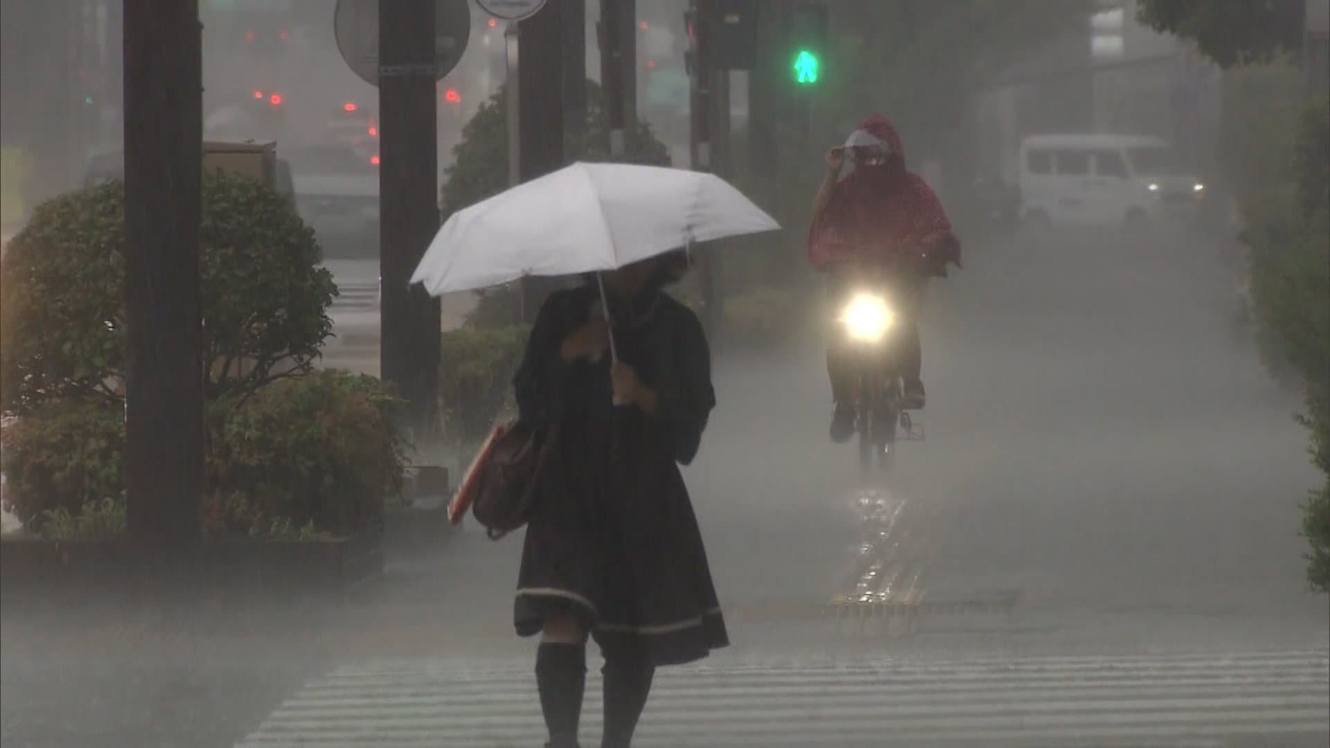 【台風情報】台風25号今夜発生へ 5連休を直撃か 雨雲は22日ごろにかけ沖縄付近へ 列島各地きょうも激しい大雨
