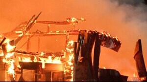 熊本・山鹿市で火事 住宅2棟全焼 1人死亡