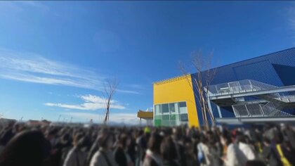 「ディズニーランドのよう！」“10年越し”のオープンに大行列　あまりの人気に入場規制…北関東初のIKEA　前橋に開店　