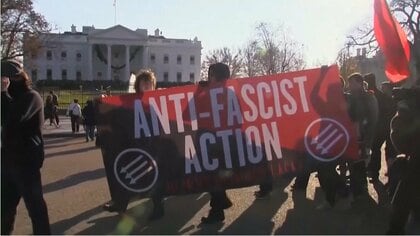 トランプ政権が反ファシスト極左運動「アンティファ」を正式にテロ組織に指定　批判的な政治運動を押さえ込む狙いか