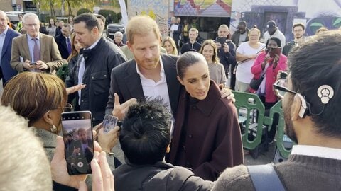 【独自】メーガン妃を直撃取材「戻ってこられてとてもうれしい」　全身イギリスブランドで“公務もどき”復帰に王室との確執再燃の恐れも