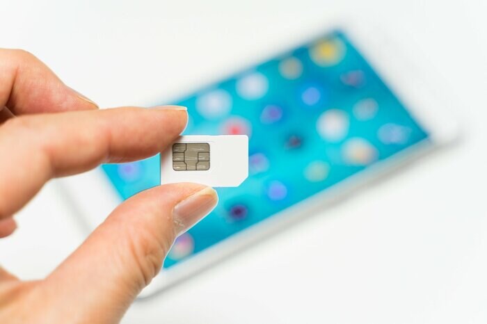 SIMカードを再発行させスマホを乗っ取る