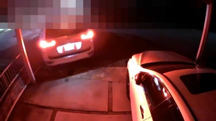 走り去る(滋賀県警提供の動画より)