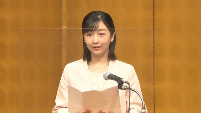 「日本乳癌学会」30周年記念式典に出席された佳子さま(29日午前 横浜市)