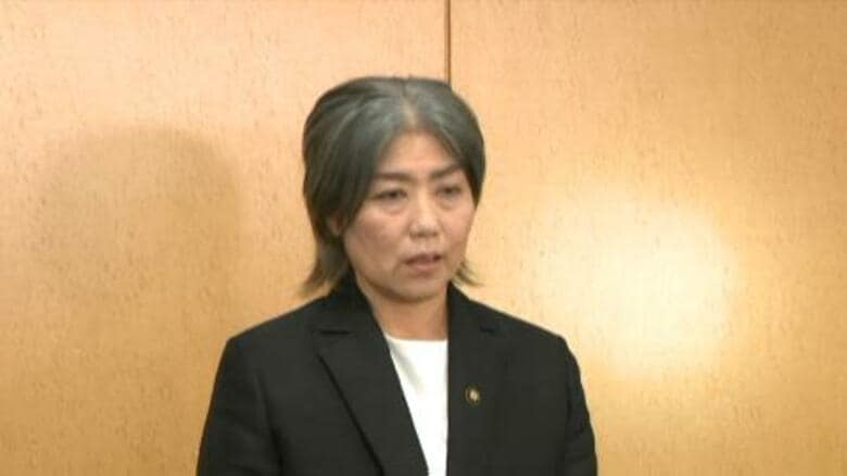 【速報】“学歴詐称”で辞意表明の田久保市長が市職員に直接謝罪もわずか5分で”散会”　「私の一身上の都合で職員にも大変不安と迷惑をかけた」　報道陣には公開せず終了後に取材応じる｜FNNプライムオンライン