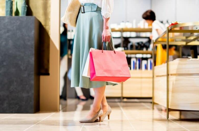 【アンケート調査】物価上昇によって洋服に使う金額は変わった?消費者の変化について