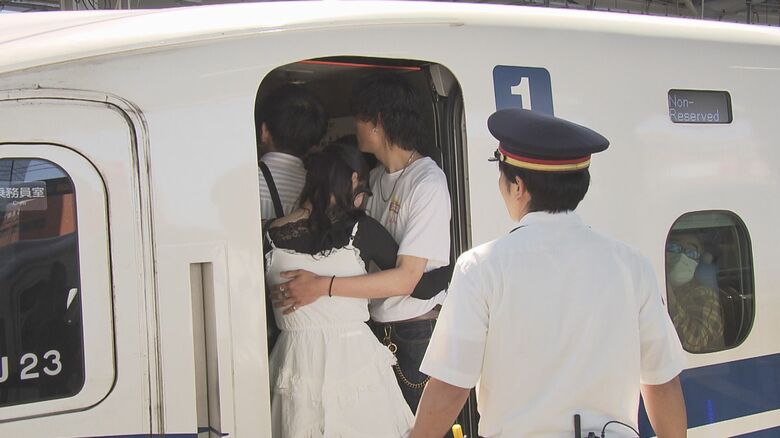 高速道路では追突等の事故が愛知で47件発生…GWの後半4連休初日 東海道新幹線は下りで混雑のピークに｜FNNプライムオンライン