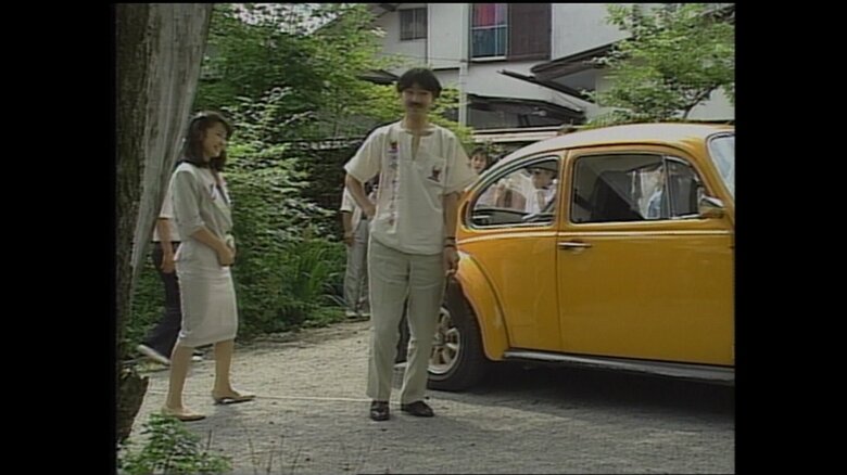 愛車に乗りお出かけされる秋篠宮ご夫妻