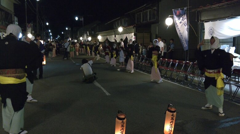 毎年8月に秋田・鹿角市十和田毛馬内で行われる「毛馬内の盆踊」