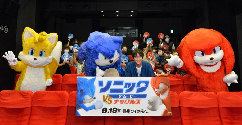 中川大志さん 試写会イベントにサプライズで登場