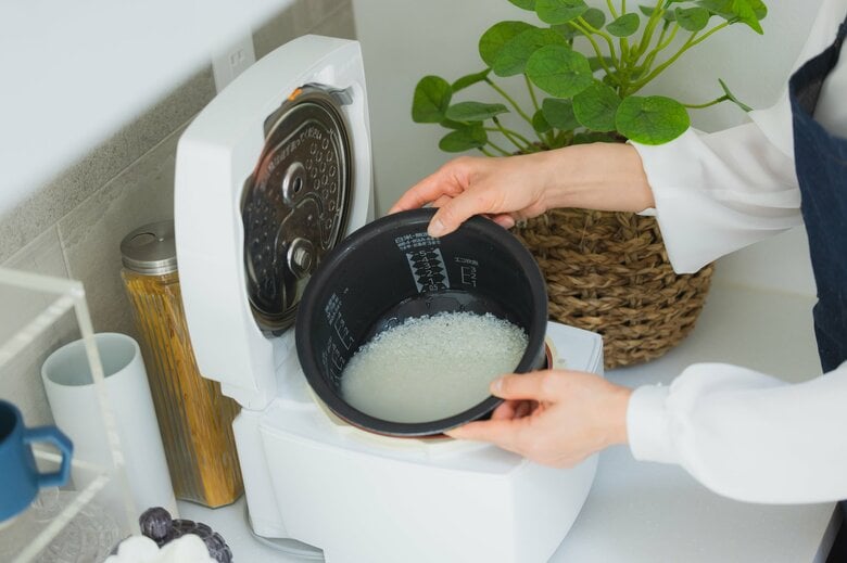 大さじ1杯程度の水を増やしてみよう（画像はイメージ）
