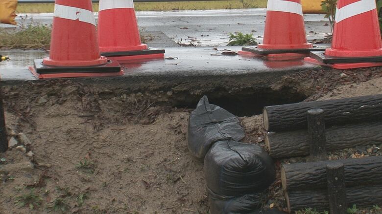 陥没した道路（新潟市北区）