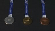 ミラノ・コルティナ五輪のメダル公開　イタリア造幣局がリサイクル金属で制作