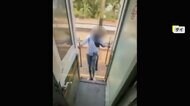 【注意】危ない！走行中の電車から頭を出して“映え動画”撮影中…
