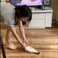 「ちょっとは抵抗したら」構われたくて飼い主にされるがままの鳩の姿に爆笑…いつものこと？普段の様子を聞いた