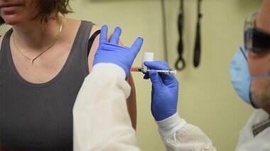 「ワクチン打ったらボーナス」「打たなかったら罰金」接種進まぬアメリカで対応に“アメ”と“ムチ”