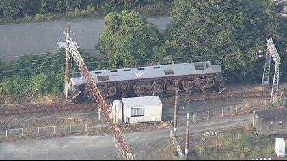 JR八代駅で貨物列車が脱線・横転　九州のJR在来線は全線運転見合わせ　航空便も欠航相次ぐ【熊本で最大震度7】