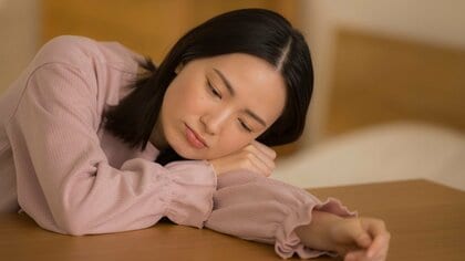 連休明けの「会社に行きたくない」には脳の仕組みが関係！「ドーパミン」を味方につけて苦痛を和らげる行動