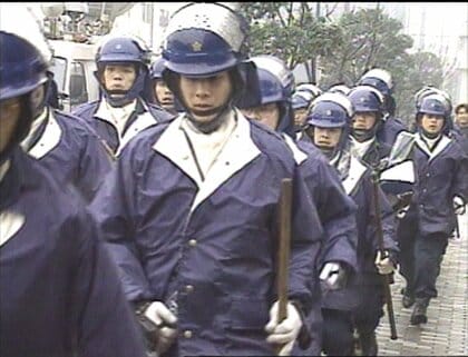 ＃39オウム幹部「長官銃撃事件に関わっています」弁護士に告白…現場下見のため“信者警察官”利用か　事件直前に六本木のホテルで何が