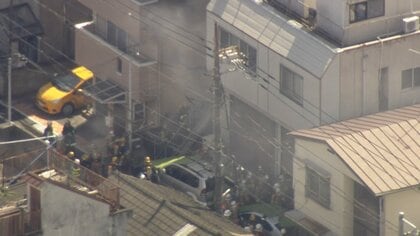 2階建て建物で火事…一時3人逃げ遅れ情報も全員無事救助　「バッテリーが爆発して燃えている」と通報　東京・板橋区　