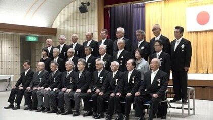 「春の叙勲」受章者に福井県庁で伝達式　地方自治や危険業務などの功績者へ知事が勲章など手渡し