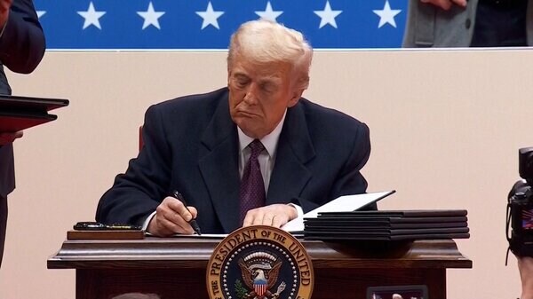 トランプ氏“トップスピード”で政策転換…沿岸警備隊の女性トップ解任　議会襲撃事件での逮捕者の釈放開始には与党からも反発　司教が“移民らに慈悲を”と諭す場面も｜FNNプライムオンライン