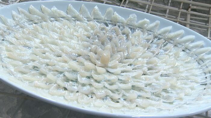 「冬の味覚の王様」トラフグの刺身