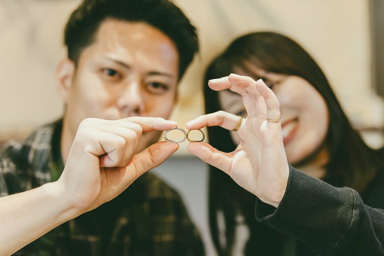 4,000件の口コミ分析で判明!鎌倉彫金工房の「手作り結婚指輪」が選ばれる理由とは?