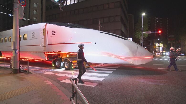 熊本地震で被災した『つばめ』 九州新幹線全線開業15周年で復活 海路を経て未明の街を博多駅へ大移動【福岡発】｜FNNプライムオンライン