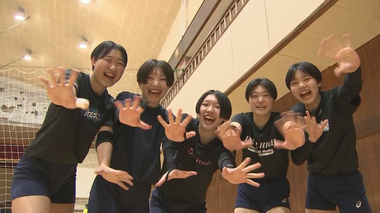 練習の大半は守備練習、主力選手はビーチバレー挑戦 春高県大会6連覇へ挑む盛岡誠桜(女子) 個々の力を結集! 岩手|FNNプライムオンライン
