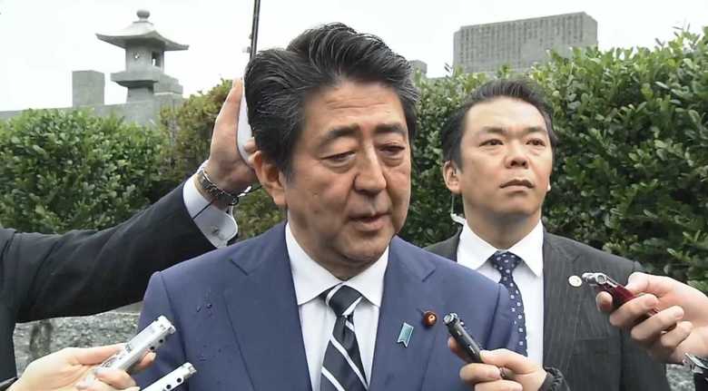 故・安倍晋太郎元外相の墓前(長門市・2019年)