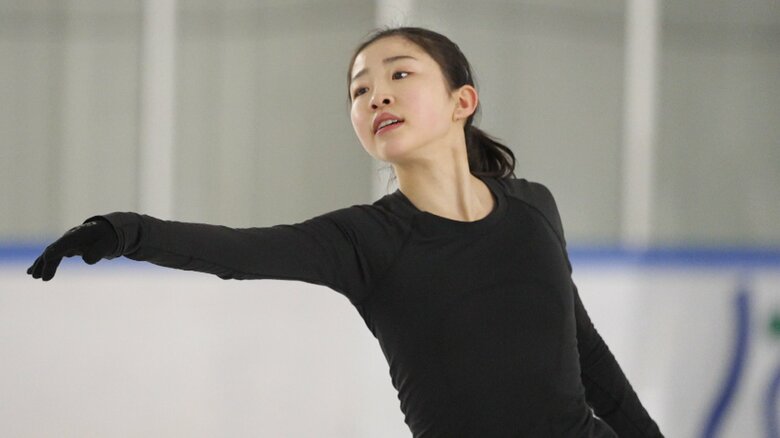 氷上練習をする千葉