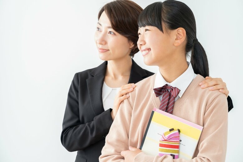 子どもには親の応援が必要だ（イメージ）