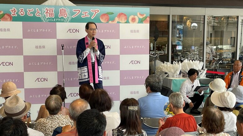 店頭でPRする福島県・内堀雅雄知事