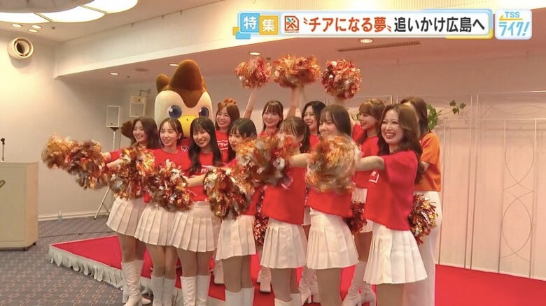 KURUMIさんは前列の左から3番目
