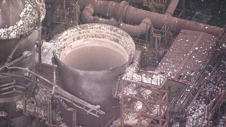 熱風炉は爆発により崩落