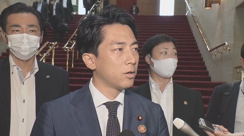 河野氏支持を明言した小泉環境相（8月30日）