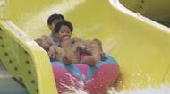 「宿題あと20ページ」「終わってほしくない」夏休み残りわずか　長野市の屋内プールにぎわう「最後の思い出作り」　多くの小中学校で来週から2学期　始業式のピークは24日