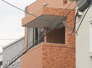 「娘の部屋から煙が」と通報…アパートの一室が燃える火事 玄関付近で倒れていた住人の53歳女性が死亡