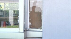 イノシシがガラス破り逃走 こども医療施設に侵入 山形