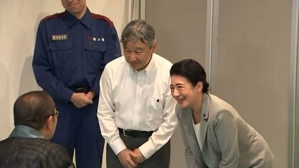 両陛下　熊本地震被災地訪問から帰京　くまモンのバッジを胸に被災者を見舞われる