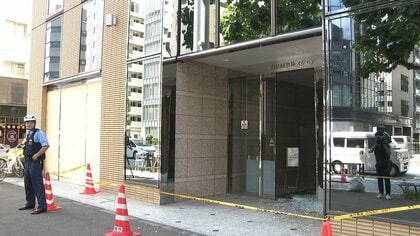 貸金庫またバールでこじ開けられる　複数の人物がビル入り口のガラス割り侵入か　1カ月前にも窃盗被害　警視庁が関連捜査