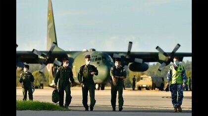 【速報】大規模噴火トンガに自衛隊機が飲用水3トンを輸送