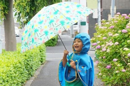 とうとう梅雨の時期到来!ポンチョについて調査しました!【1000人アンケート】