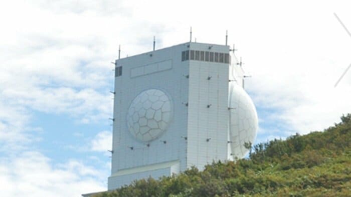 航空自衛隊「J／FPS－5レーダー」（佐渡分屯基地HPより）