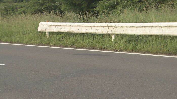 車が止まっていたと場所には 車から漏れ出たオイルとみられる跡がまだ残っていた