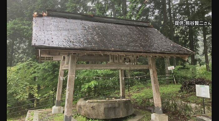 ブルーシートで覆う前の屋根　提供：熊谷賢二さん