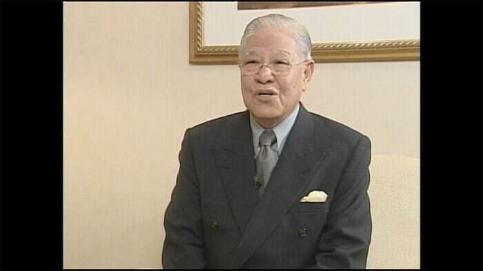 単独インタビューは2005年10月マンハッタンのホテルで行われた