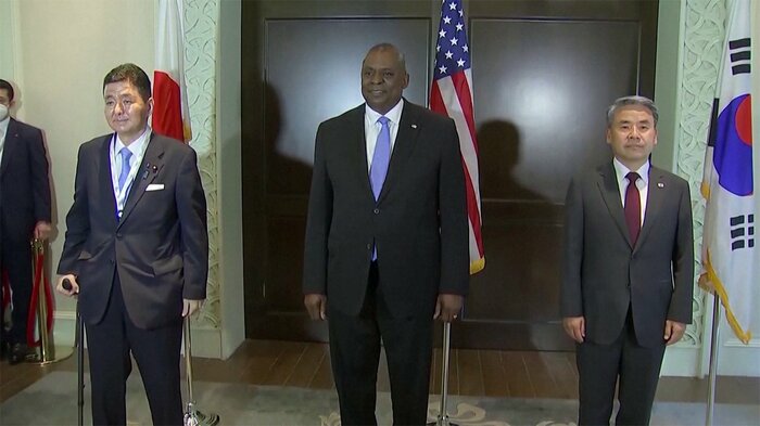日米韓防衛相会談(シンガポール・11日)