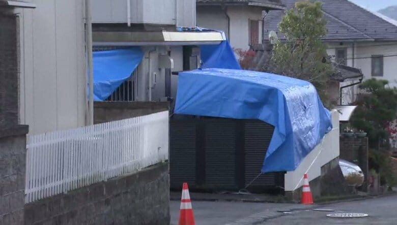 住宅の庭から２人の遺体が見つかった事件　遺体は死体遺棄容疑で逮捕された男の「両親」と判明　滋賀・大津市｜FNNプライムオンライン
